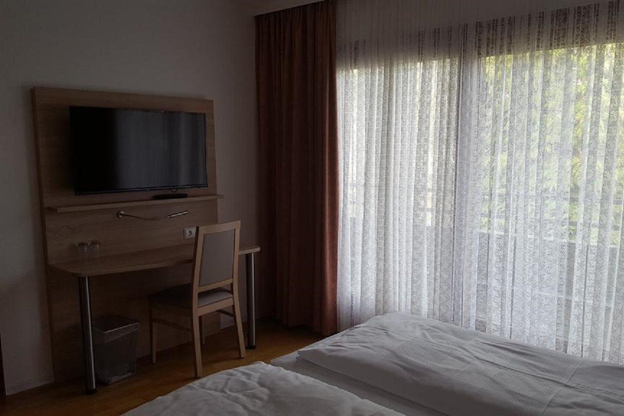 Itm Hotel Deutsches Haus Hamburg-Harburg Buitenkant foto