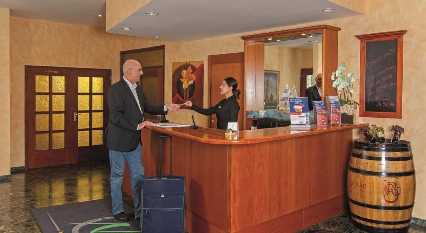 Itm Hotel Deutsches Haus Hamburg-Harburg Buitenkant foto